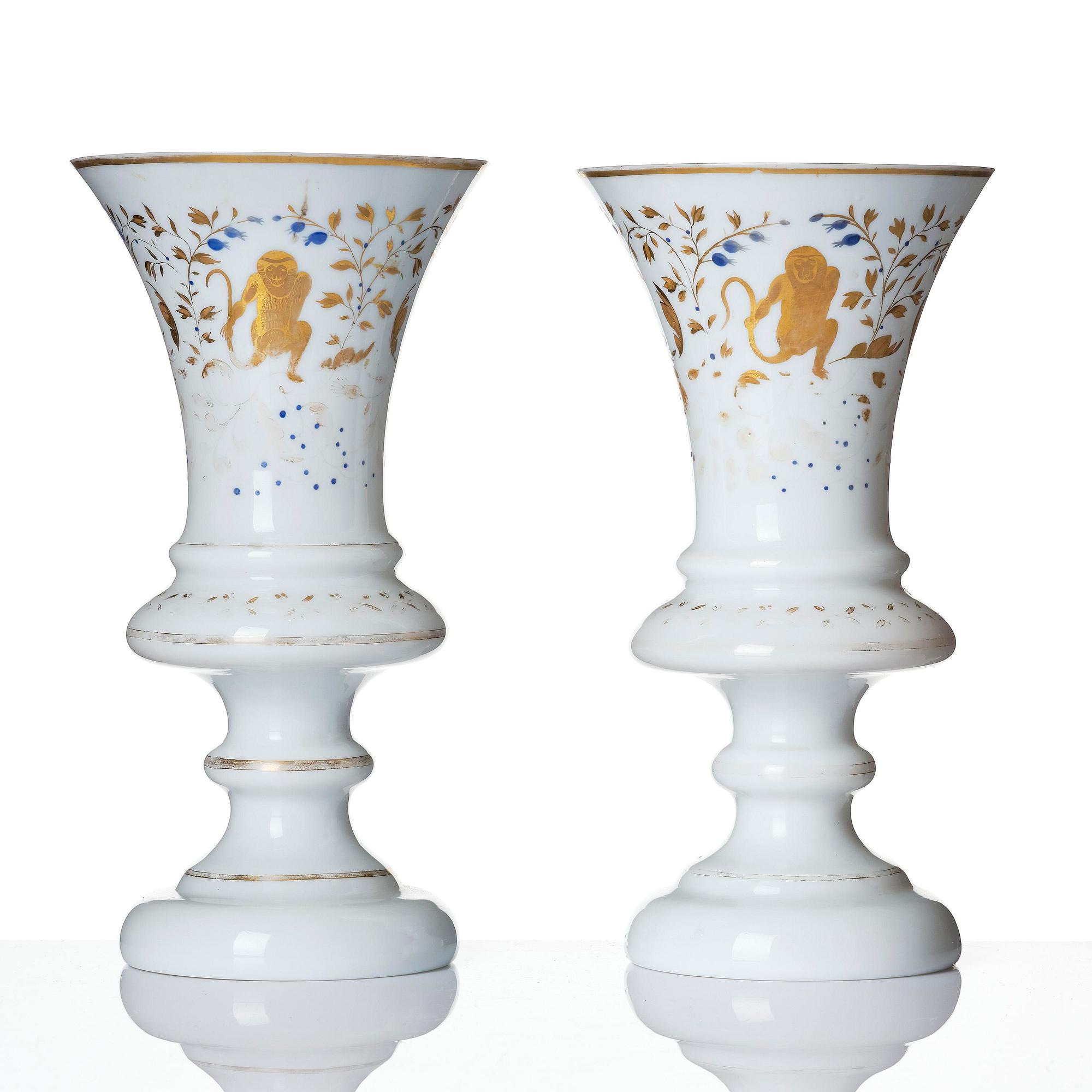 Pokaler, ett par, opalinglas, Senempire, 1800-tal.