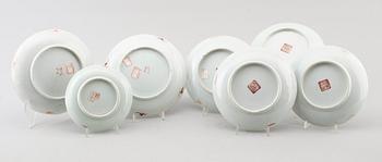 TALLRIKAR, 7 st (4+2+1), porslin, Kina, 1900-tal.