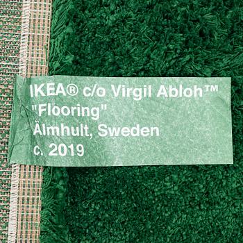 Virgil Abloh, matta, "Wet Grass", Ikea, ca 195 x 133 cm.