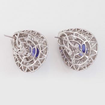 ÖRHÄNGEN, 1 par, 18K vitguld, diamanter tot ca 6.07 ct. och tanzaniter tot ca 6.41 ct.