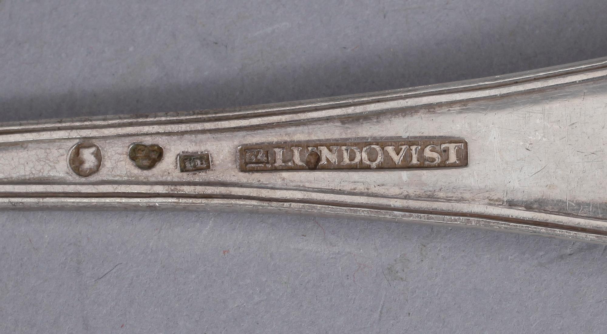 PARTI SILVERBESTICK, främst Gammal fransk modell, olika tillverkare, sent 1700-tal till 1900-tal. Tot ca 850 gram.