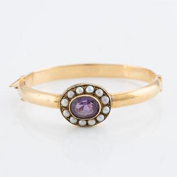 Armring, 18K gold with amethyst and pearls.