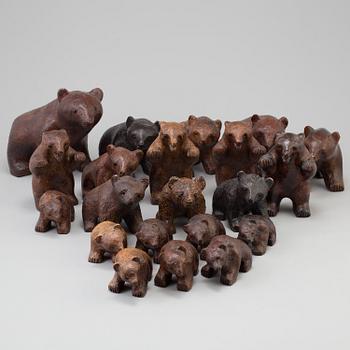 21 sculptures of bears, Hammerdal.