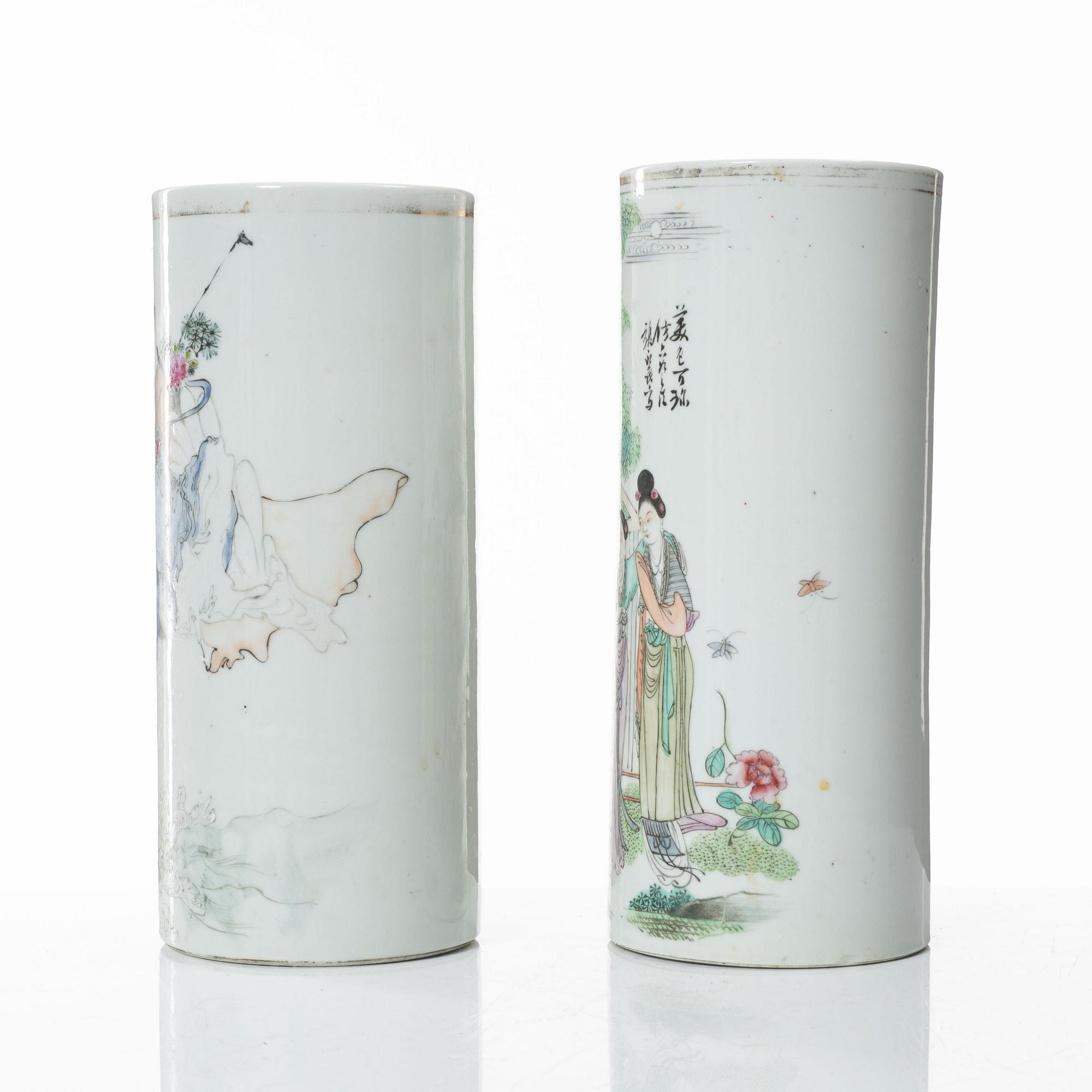 A pair of porcelain vases and a pair of table lamps, China, 20th Century.