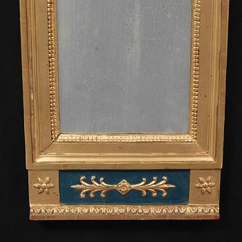 A mirror from the first half of the 20th century.