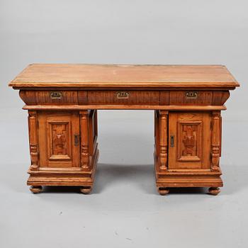 SKRIVBORD, nyrenässans, 1900-talets början.