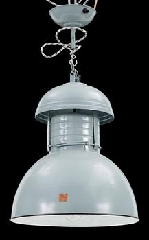 TAKLAMPA, industristil, 2000-tal. H ca 70 inkl hänganordning.