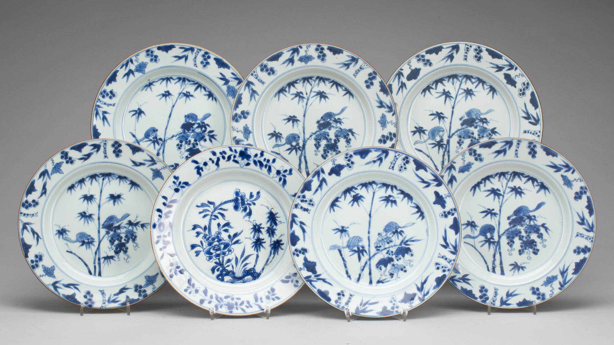 TALLRIKAR, 7 st, snarlika, kompaniporslin, Kina, 1700-tal.