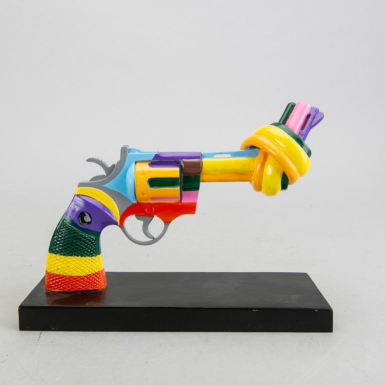 Carl Fredrik Reuterswärd, Non-Violence Project Foundation skulptur 2012.