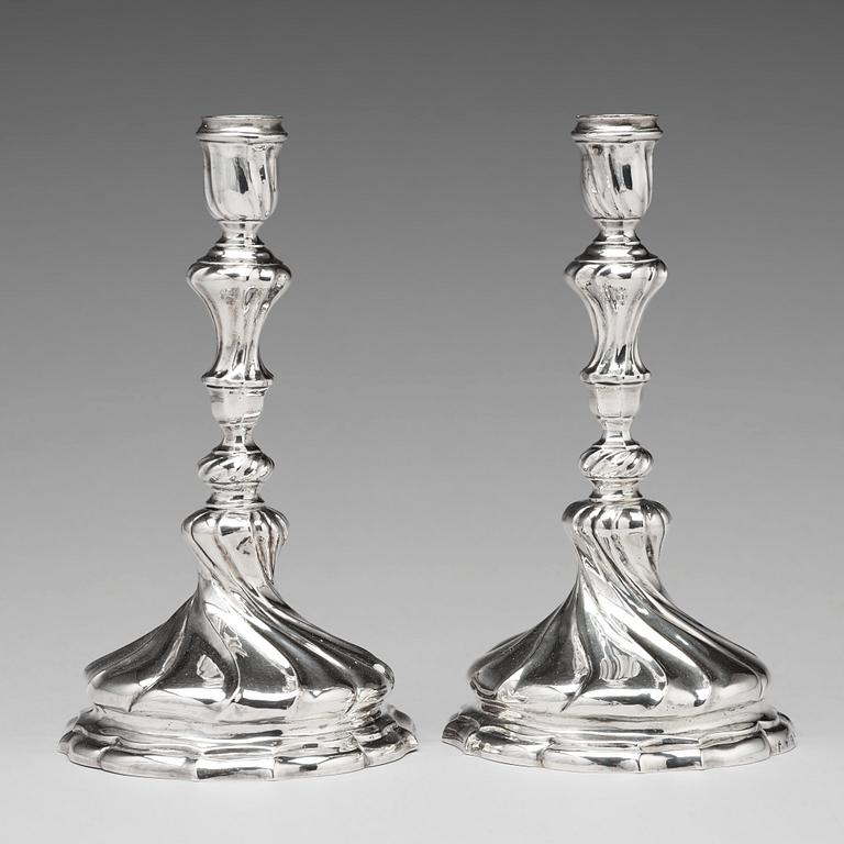 Isak Sauer, ljusstakar, ett par, silver, Stockholm 1755. Rokoko.