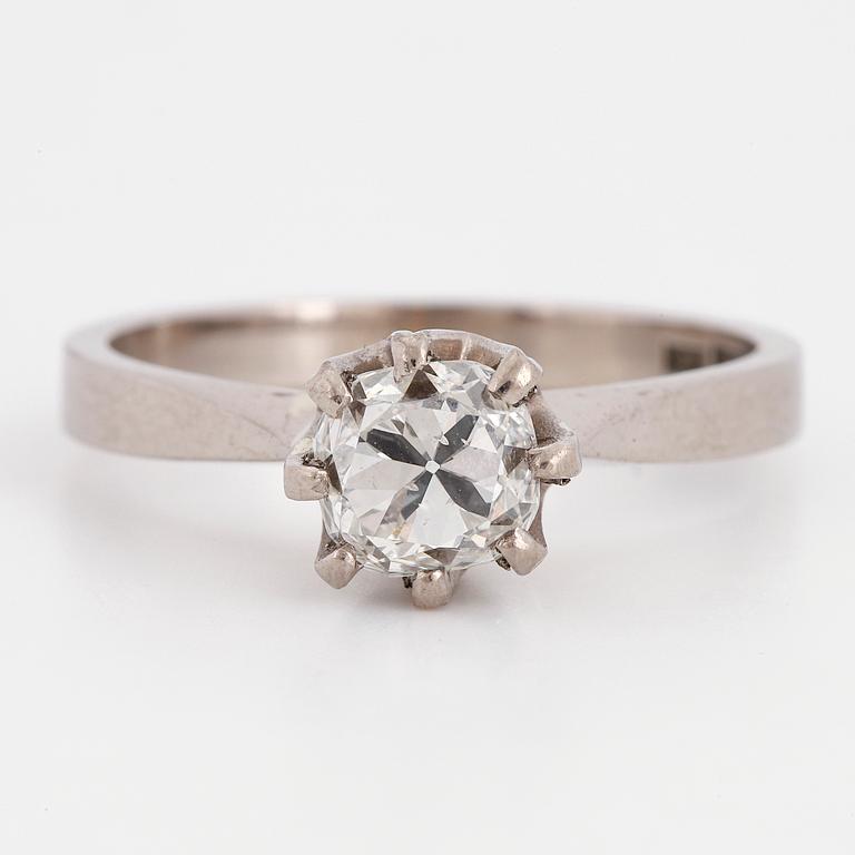 Old-cut diamond ring.