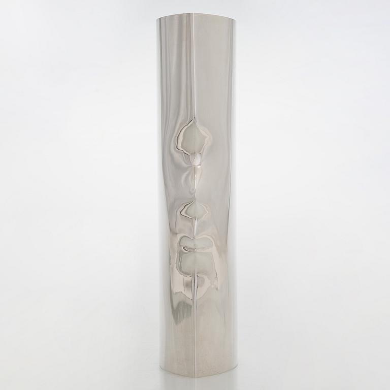 Pekka Piekäinen, maljakko, sterlinghopeaa, J.A. Tarkiainen, Helsinki 1988.