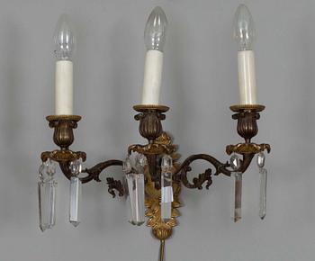 VÄGGLAMPETTER, ett par, brons, 1800-talets slut.