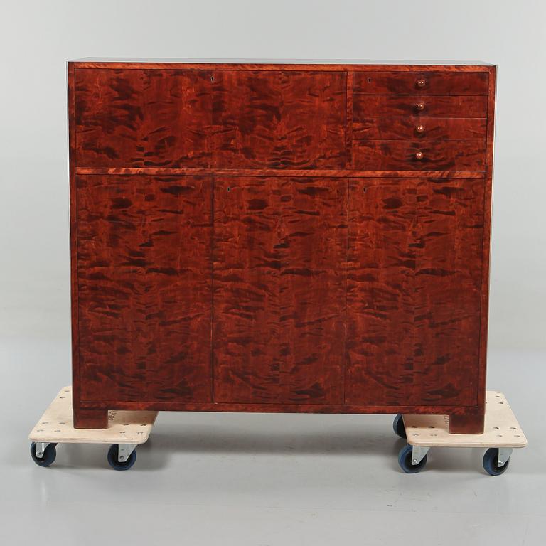 SKÅP, troligen Axel Larsson, Bodafors, 1900-talets andra kvartal.