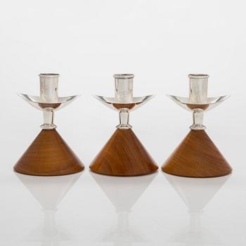 Anna-Greta Eker, ljusstakar, 3 st, silver och mahogny, Auran Kultaseppä, Åbo 1961-64.