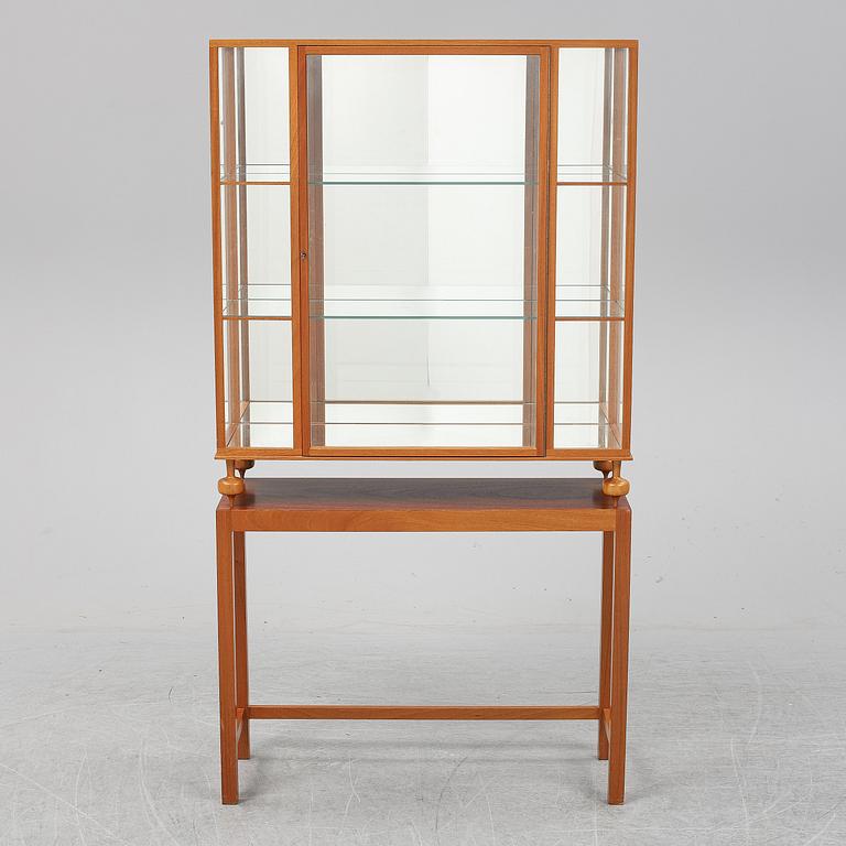 JOSEF FRANK, a model 2077 show cabinet.