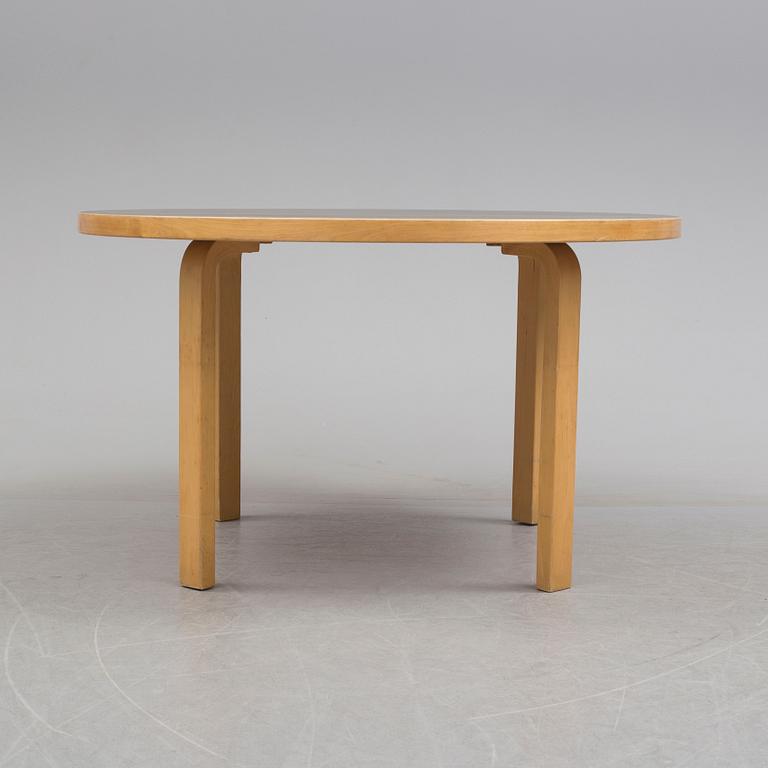 ALVAR AALTO, matbord, modell 91, Artek, Finland.