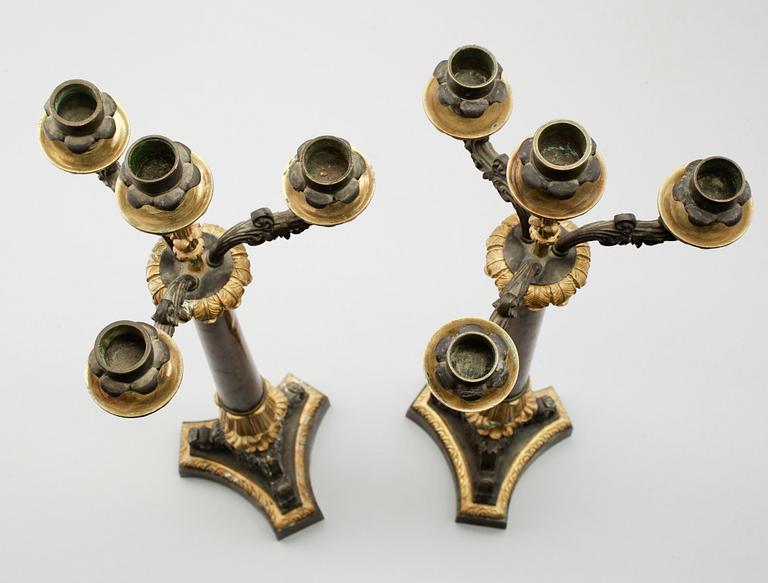 KANDELABRAR, 1 par, förgylld och patinerad brons, senempire, 1800-talets mitt.