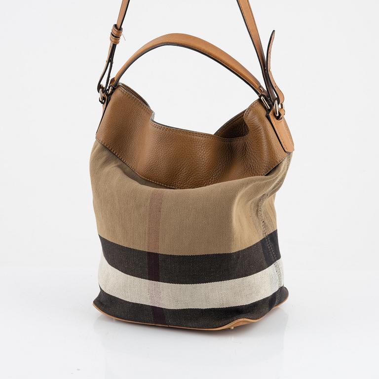 Burberry,  "Bucket bag".