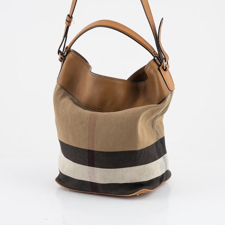 Burberry, väska, "Bucket bag".