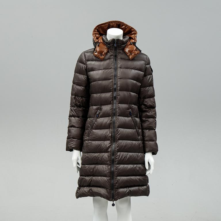 Moncler, dunkappa, storlek 3.