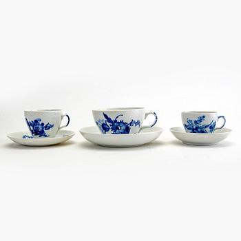 A 63 pcs Blå Blomst service from Royal Copenhagen later part of the 20th century.