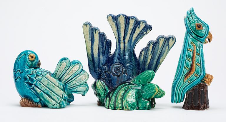 Three Gunnar Nylund stoneware figures of parrots, Rörstrand.