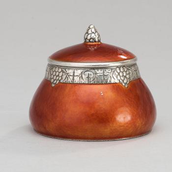 A K. Anderson orange/red enamel and silver bonbonnière, Stockholm 1913.