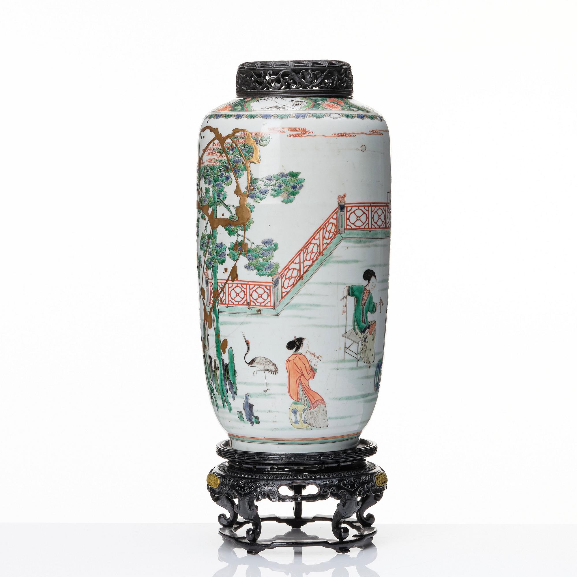 A famille verte vase, Qing dynasty, Kangxi (1662-1722).