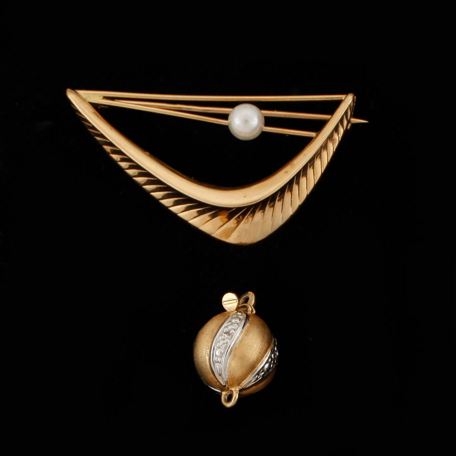 PARTI GULD, 4 delar, 18k guld. Total vikt ca 12 g.