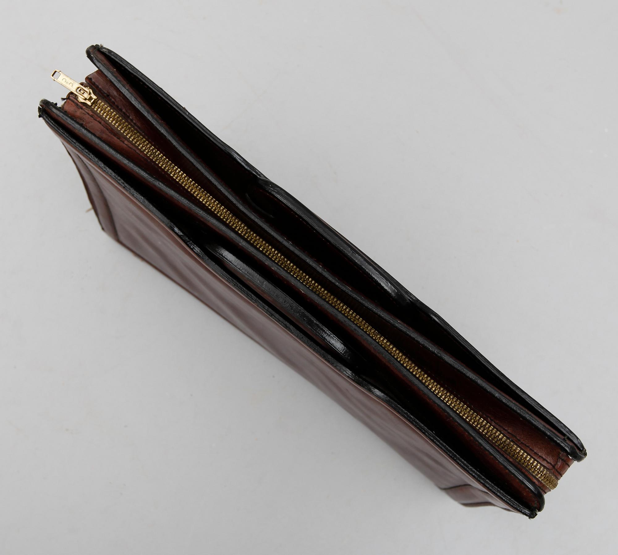 PORTFÖLJ, brunt skinn.