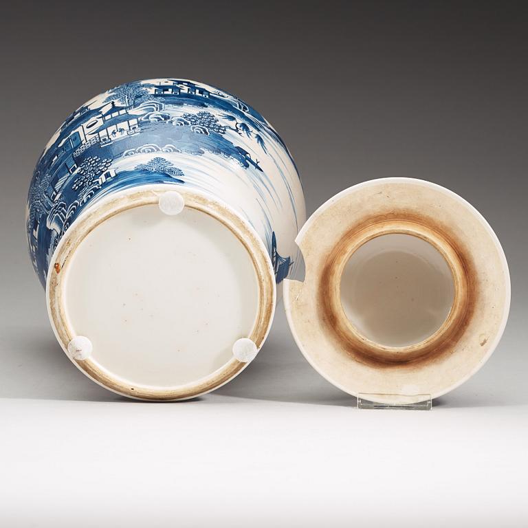 A blue and white vase, Qing dynasty, Jiaqing (1796-1820).