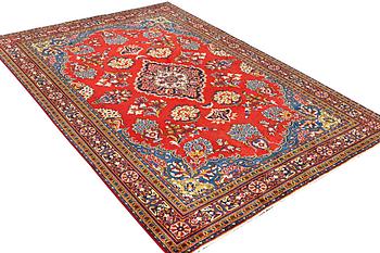 A Golpaygan carpet, c. 314 x 213 cm.