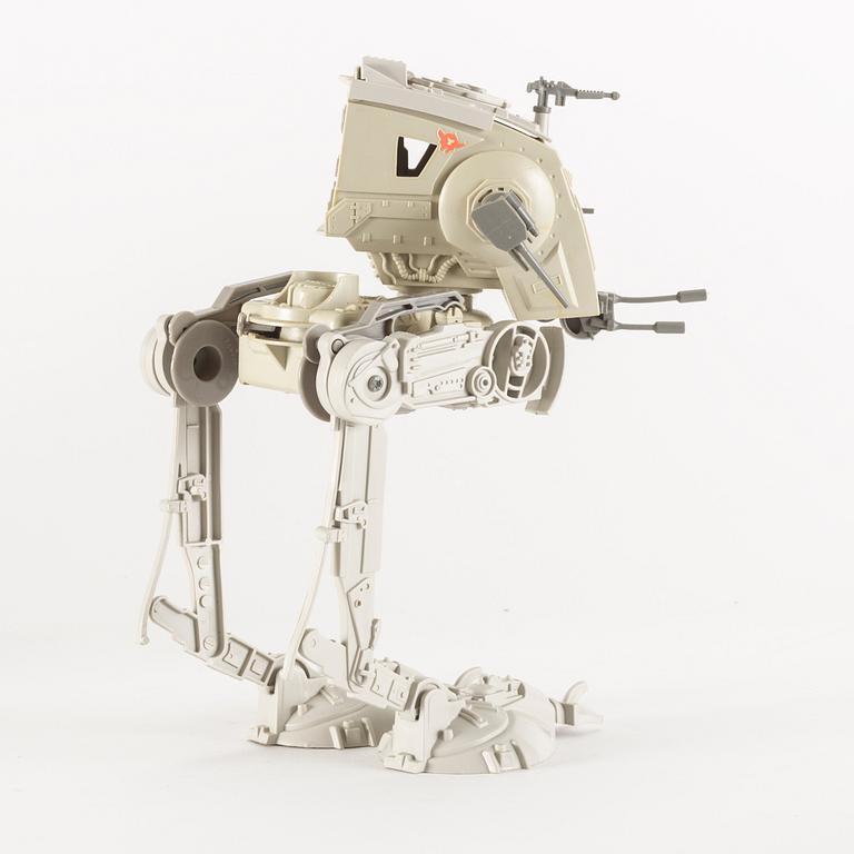 STAR WARS, AT-ST, Speeder bike samt Droids Side Gunner i svensksålda kartonger, 1983-85.