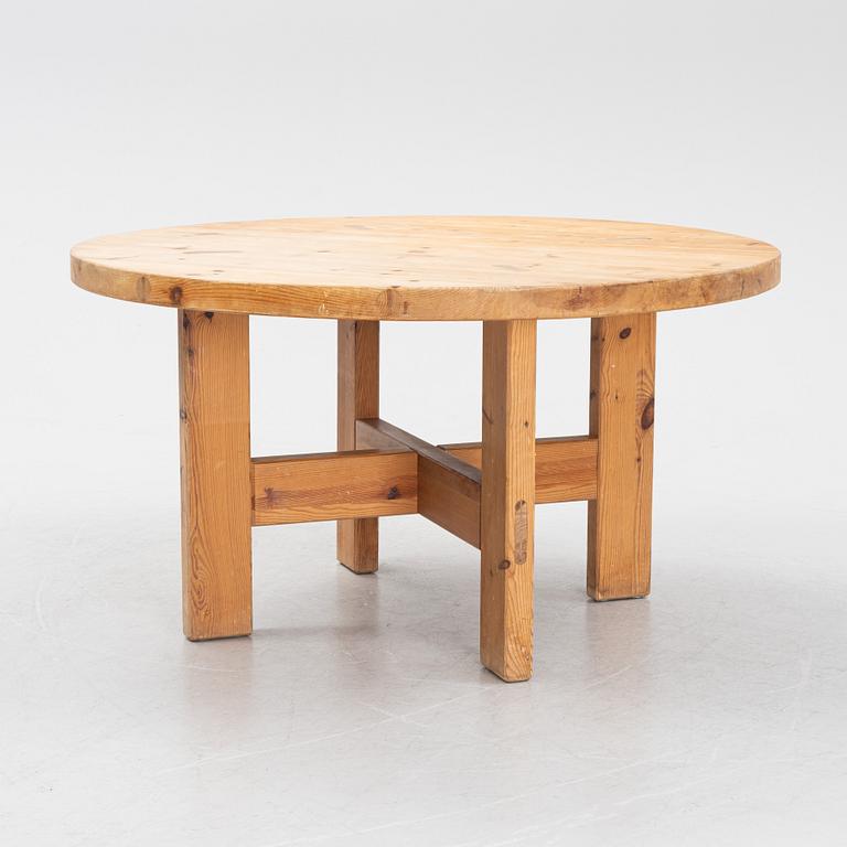A pine dining table by Roland Wilhelmsson, second half of the 20th Century.