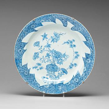 739. A blue and white charger, Qing dynasty, 18th Century.