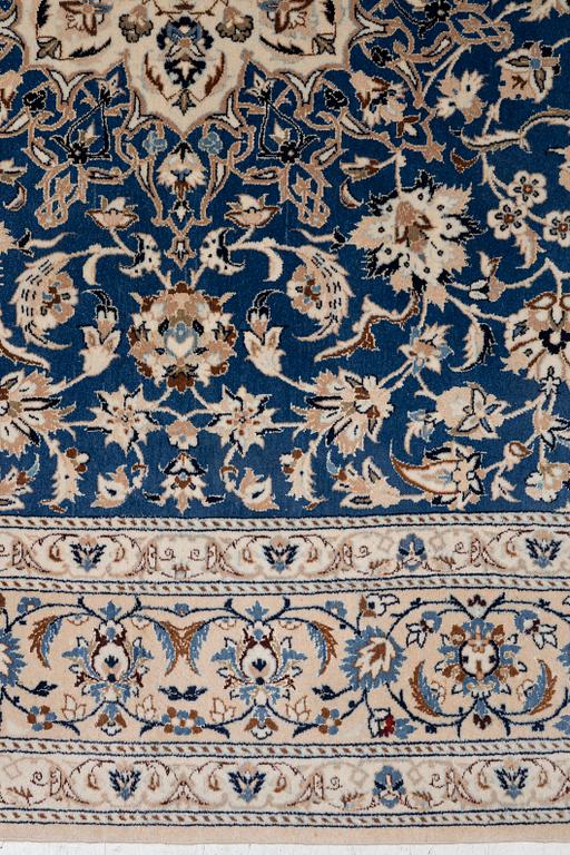 Carpet, Nain, approx. 255 x 155 cm.