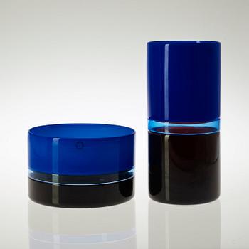 A Timo Sarpaneva cylindrical Venini vase and bowl, 'Tuuli' Venini, Italy 1990.