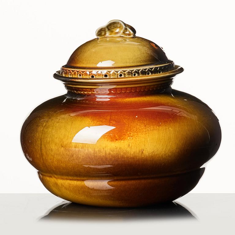 Rookwood pottery, a ceramic jar with cover, Cincinnati, USA 1888, model 326.