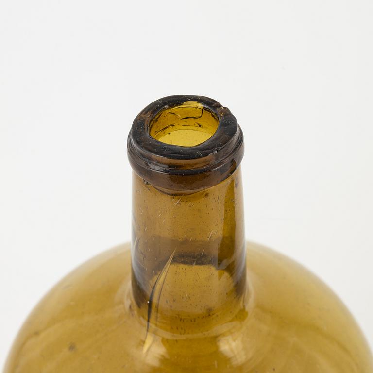Two glass bottles, 18th/19th Century.