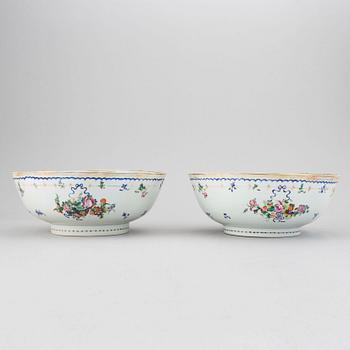 A pair of famille rose punch bowls, Qing dynasty, Qianlong (1736-95).
