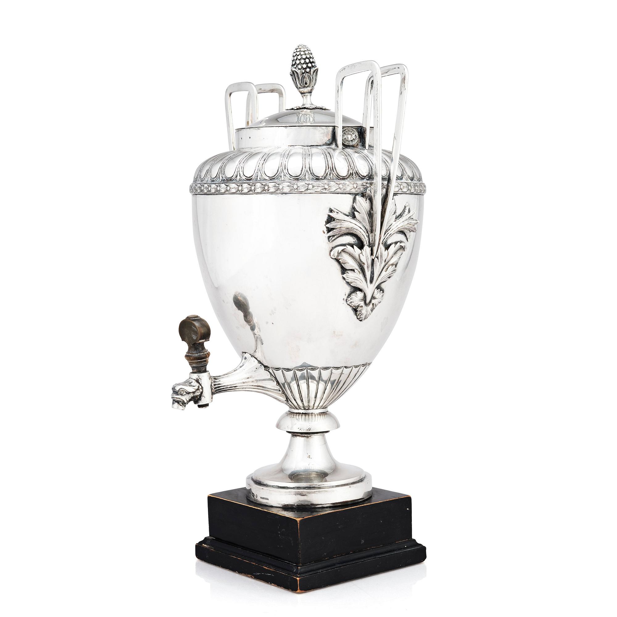 A Swedish early 19th century silver samovar, Adolf Zethelius, Stockholm 1814.
