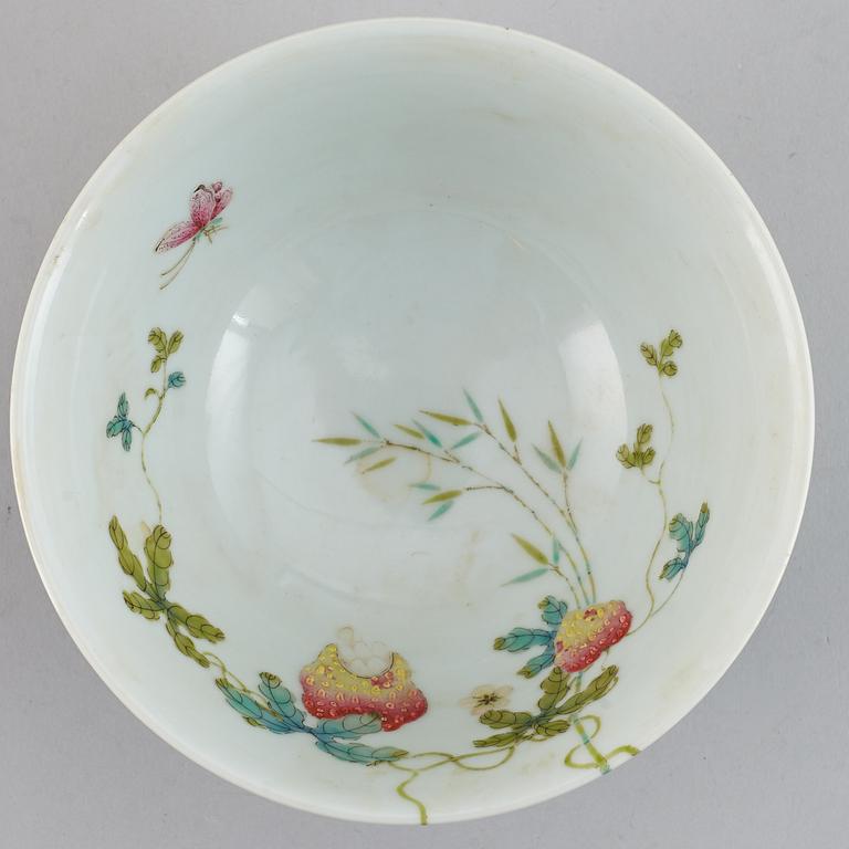 A famille rose bowl, 20th Century.