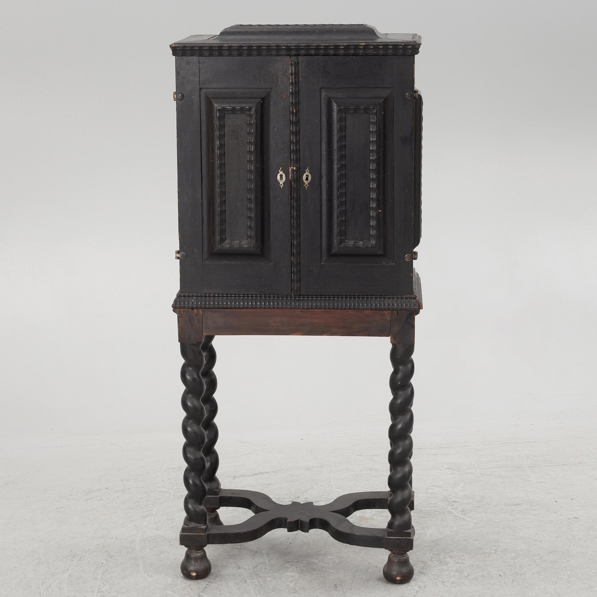 Kabinettsskåp, Barock, 1700-talets början.