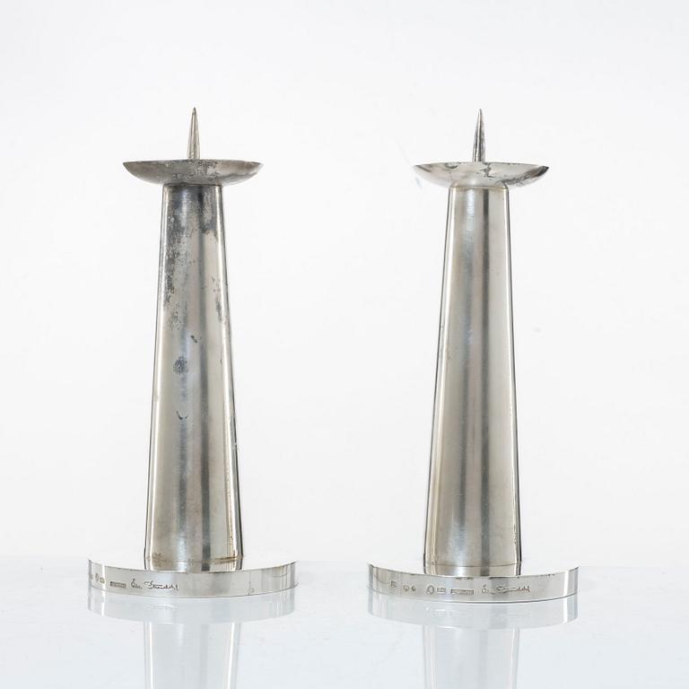 Åke Strömdahl, A pair of Swedish sterling silver candlesticks, company Hugo Strömdahl AB, Stockholm 1955.