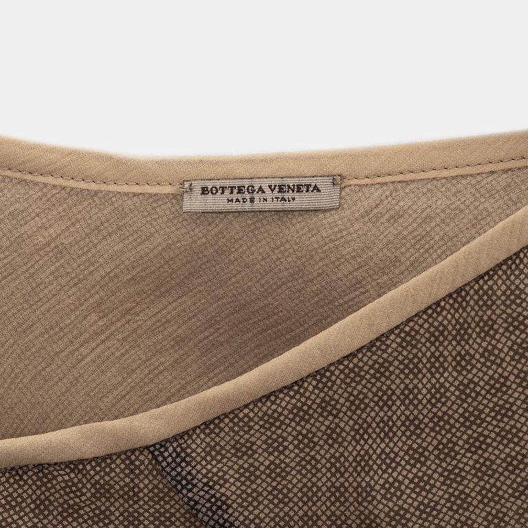 Bottega Veneta, a silk top, size 40.