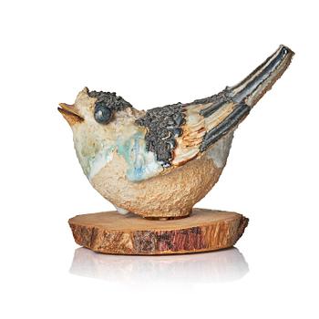 88. Tyra Lundgren, a chamotte stoneware sculpture of a bird, own studio, Bredkvie, Gotland, 1978.
