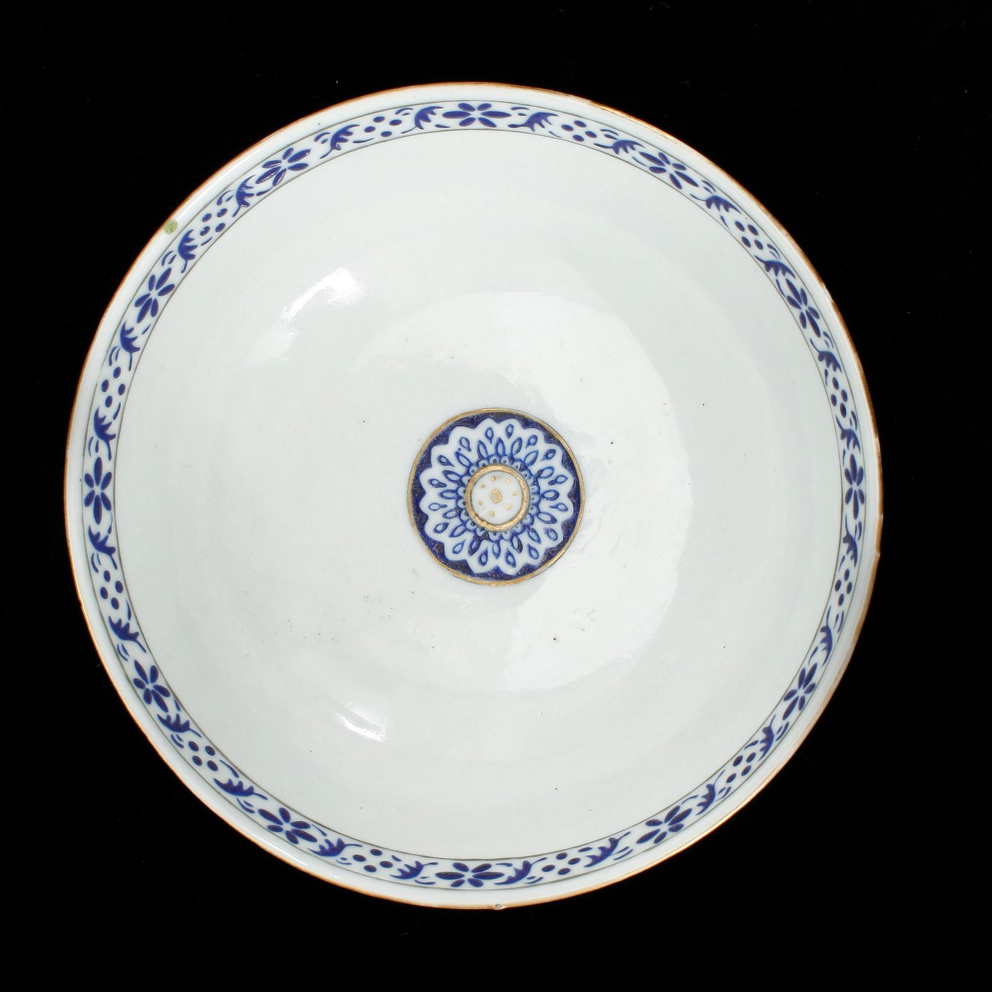 RISSKÅL, porslin, Kina, 1900-tal.