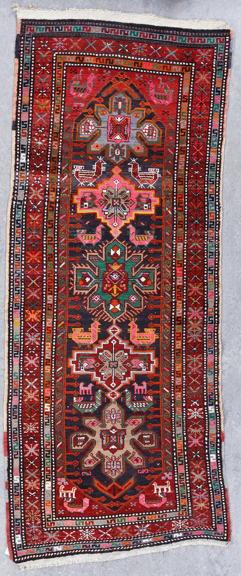 MATTA, semiantik/old, Kazak, Kelly, ca 260 x 110cm.