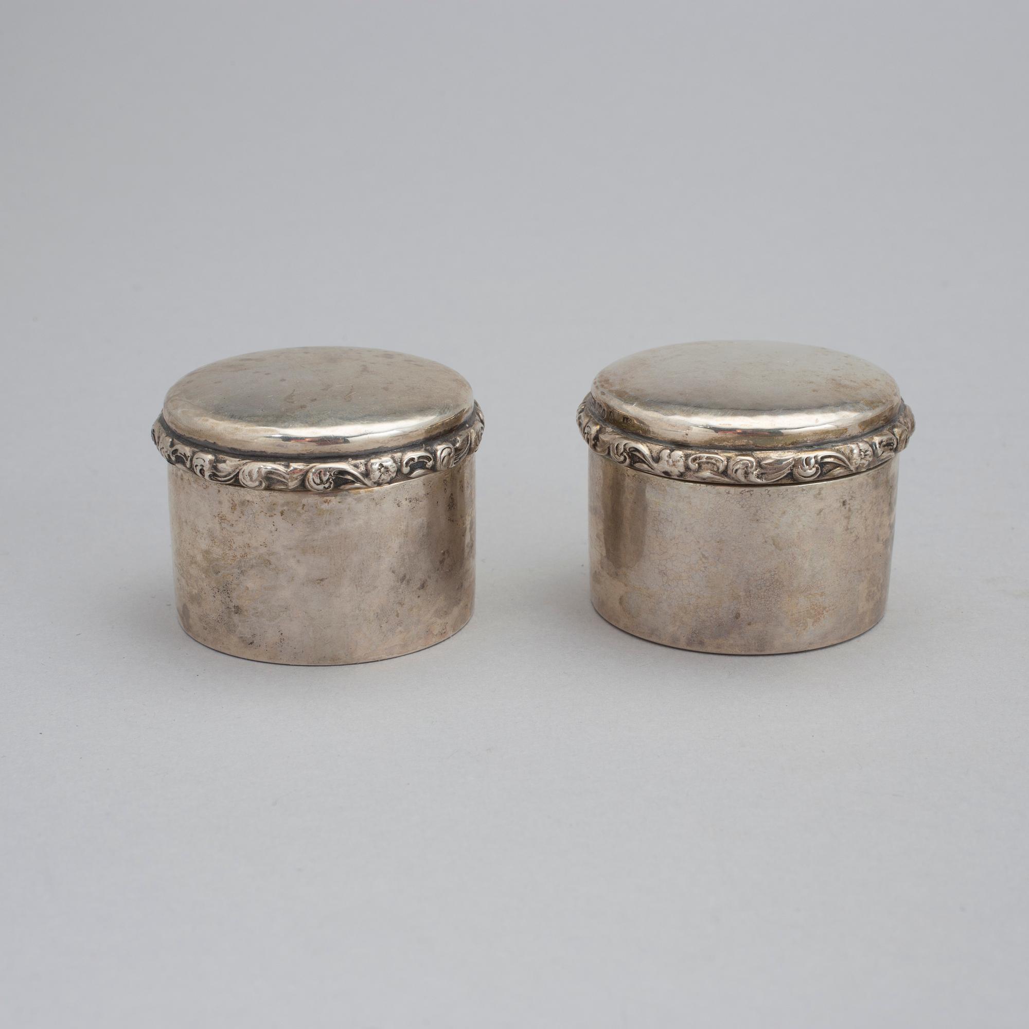 Six silver boxes including a pair of boxes by K A Anderson, Stockholm, 1927. Weigth ca 534 grams.